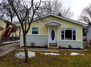 405 Beachview Dr, Round Lake Beach, IL