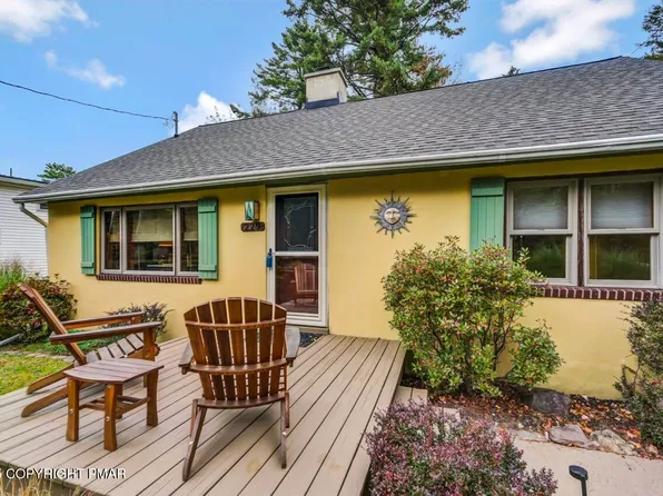 229 3rd St, Pocono Pines, PA 18350