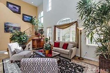 3rd image of 960 Isabella Way