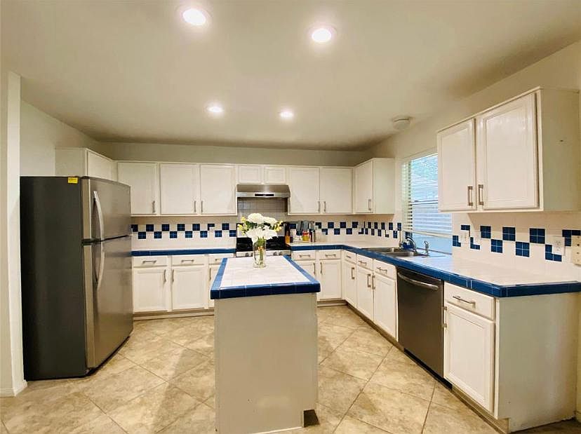 16819 Needle Ridge Ct, Sugar Land, TX 77498 | Zillow