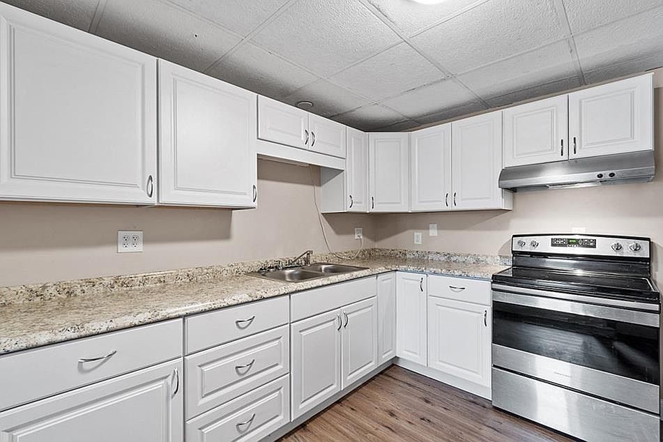 1st image of 92 Maple St #2