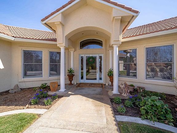 2nd image of 17555 Saddle Dr