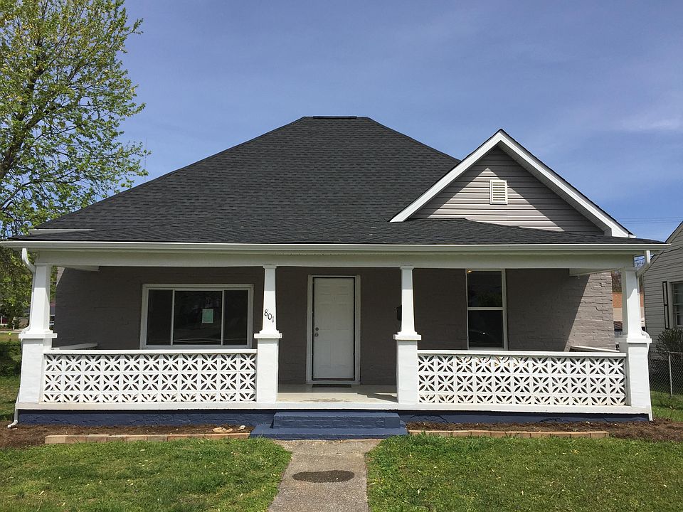 1st image of 801 NE Radford Pl