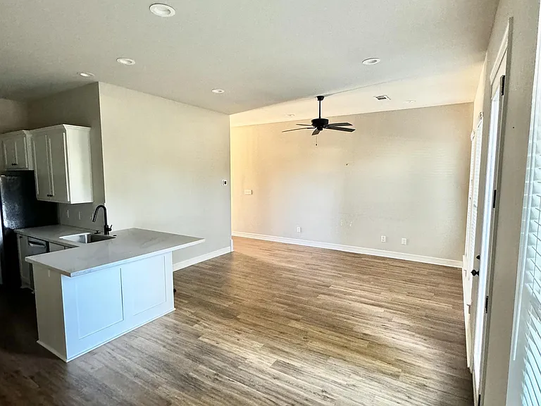 5100 Westgate Ln #103-1 — Photo 24