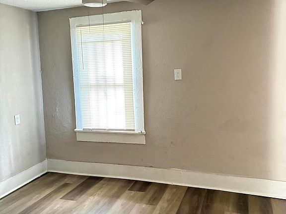 3rd image of 1138 E 13TH Street