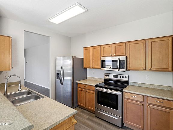 3rd image of 380 E MOUNTAIN VIEW Road