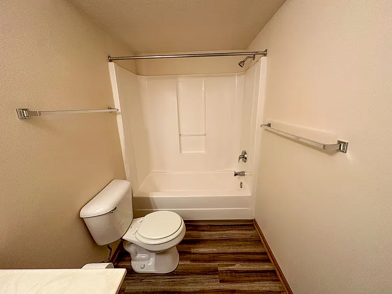 121 Beach Avenue — Photo 14