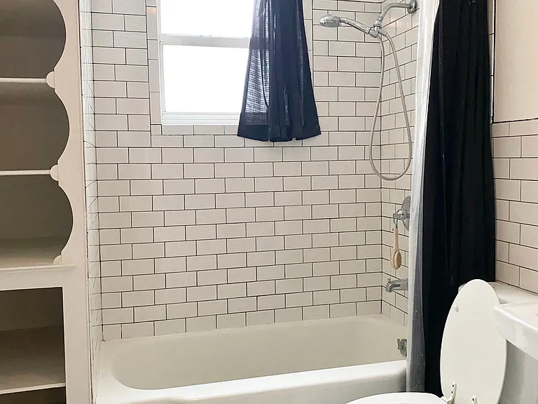 341 Richmond Ave #1 — Photo 4