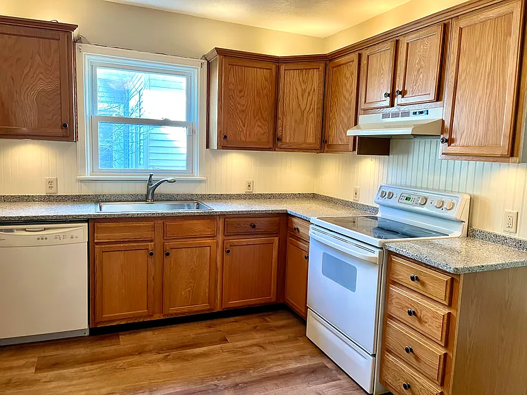 223 Linwood Ave NW — Photo 12