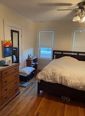 3rd image of 481 Walpole St #1
