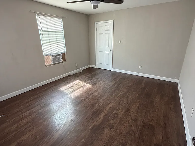 1405 Paula Dr — Photo 16