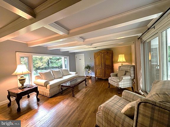 4th image of 253 Hopewell Rd