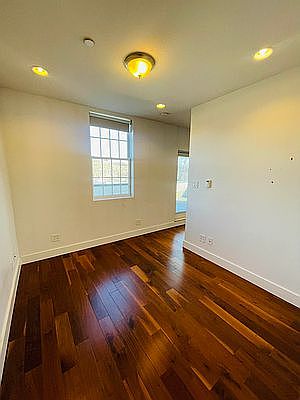 4th image of 25-27 18th St #5B