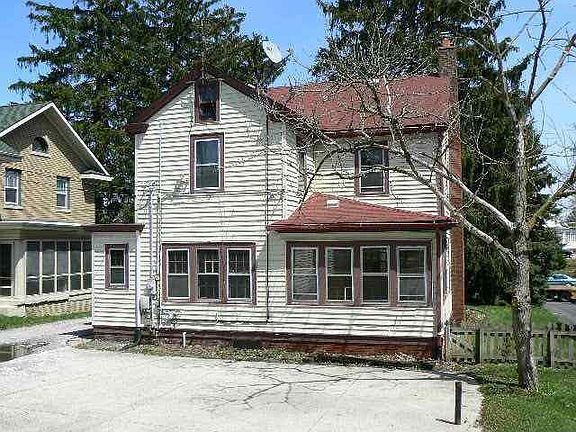 2nd image of 2707 N Clinton St