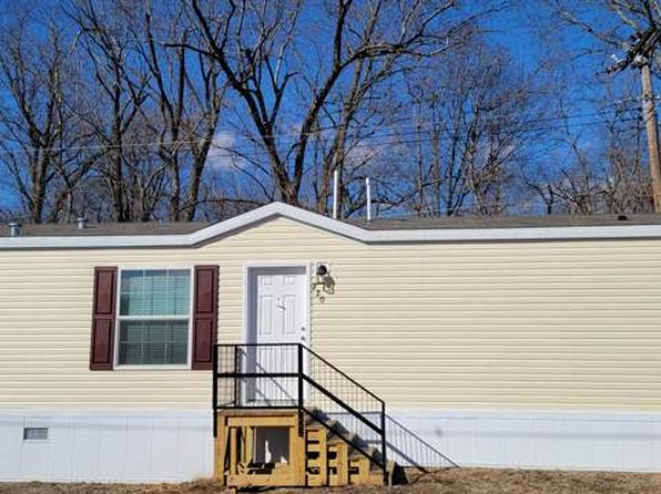 220 Macon Dr, Rockford, IL 61109
