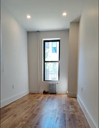 5th image of 556 Bainbridge St APT 2L