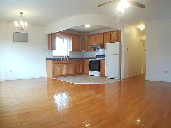 4th image of 14529 22nd Ave #2FLOOR