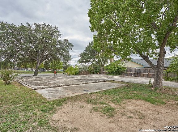2nd image of 4211 Clear Lake Dr