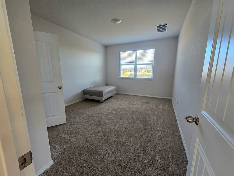 109 Brody Ln — Photo 13