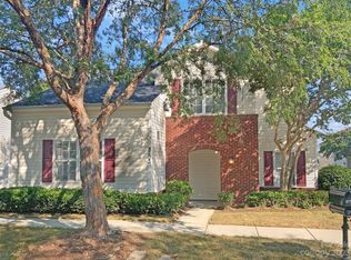 8703 Meadowmont View Dr, Charlotte, NC 28269