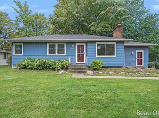2143 Engleside Dr SE, Grand Rapids, MI 49546