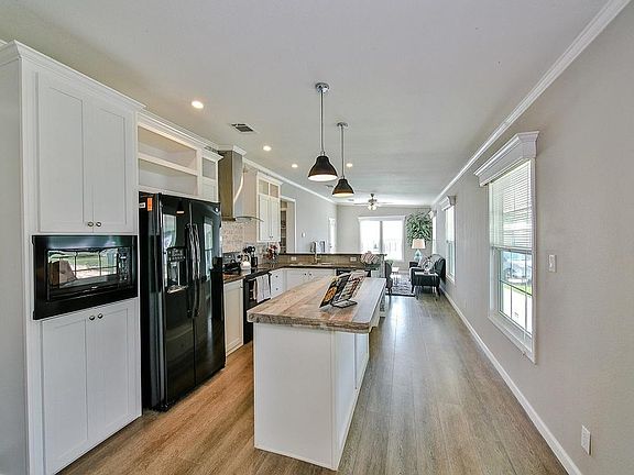 5th image of 213 Tiel Ave