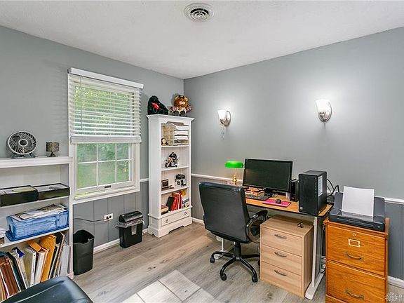 4th image of 8180 Crestway Dr