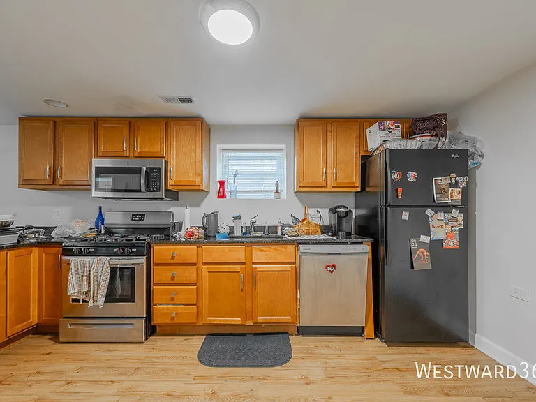2239 W Cornelia Ave #G — Photo 1