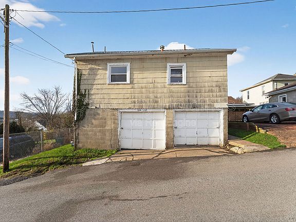 4th image of 604 1/2 Hart St