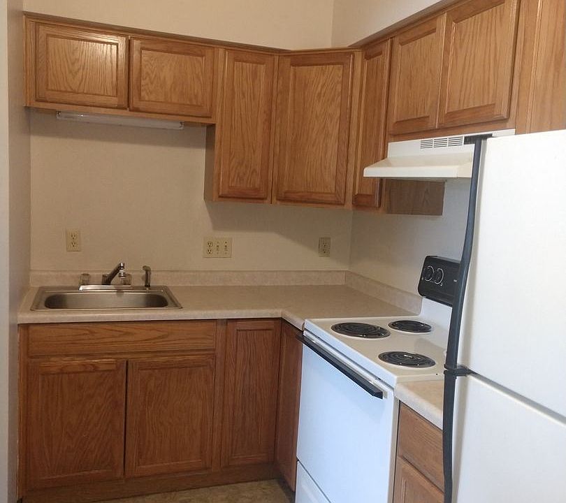 1st image of 1105 N Depot St Unit 15