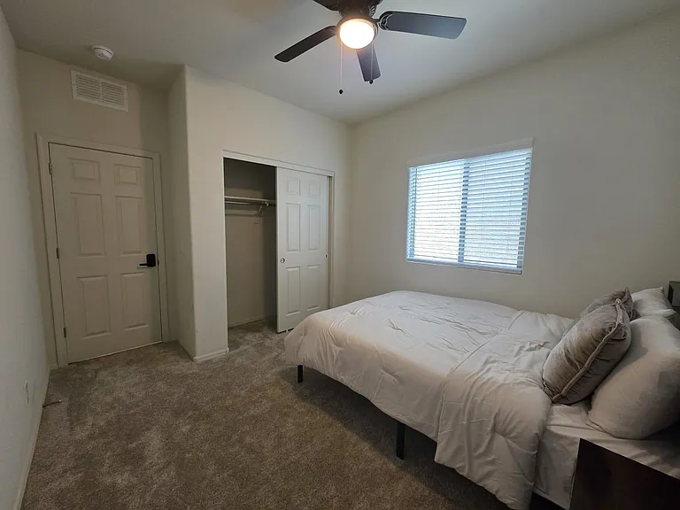 N Desert Willow Dr — Photo 2