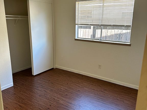 2nd image of 2706 Plantation Pl