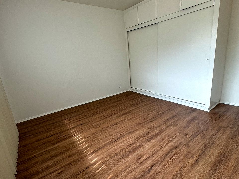 1st image of 740 W Century Blvd #11329167