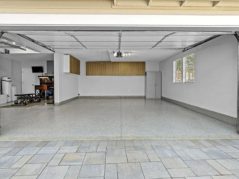 2435 Pinehurst Ct — Photo 46