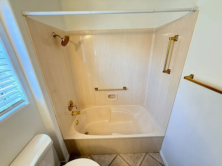 2337 Sun Cliffs St — Photo 7