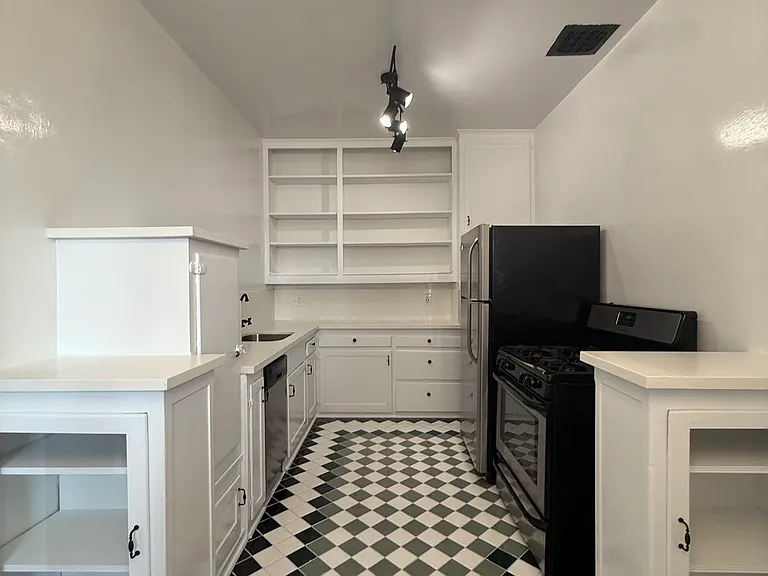 1316 Lucile Ave #3/4 — Photo 4