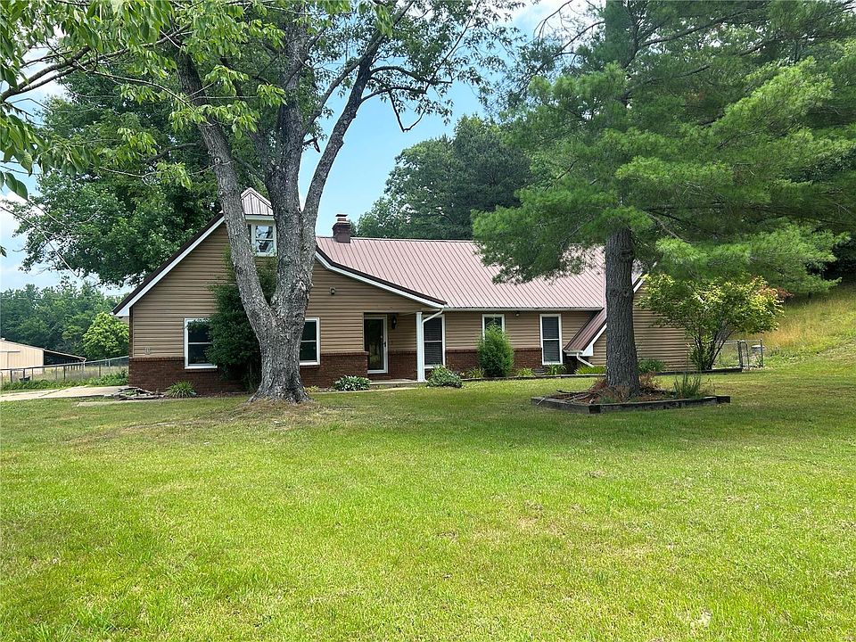 1st image of 409 County Road 468