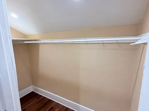 1357 W 42nd St, Los Angeles, CA 90037