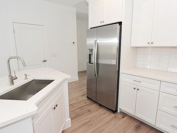 3rd image of 27851 Wisconsin St