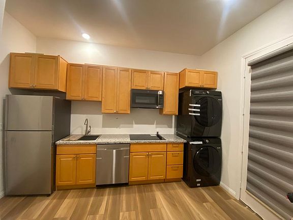 3rd image of 1620 Plumas Dr