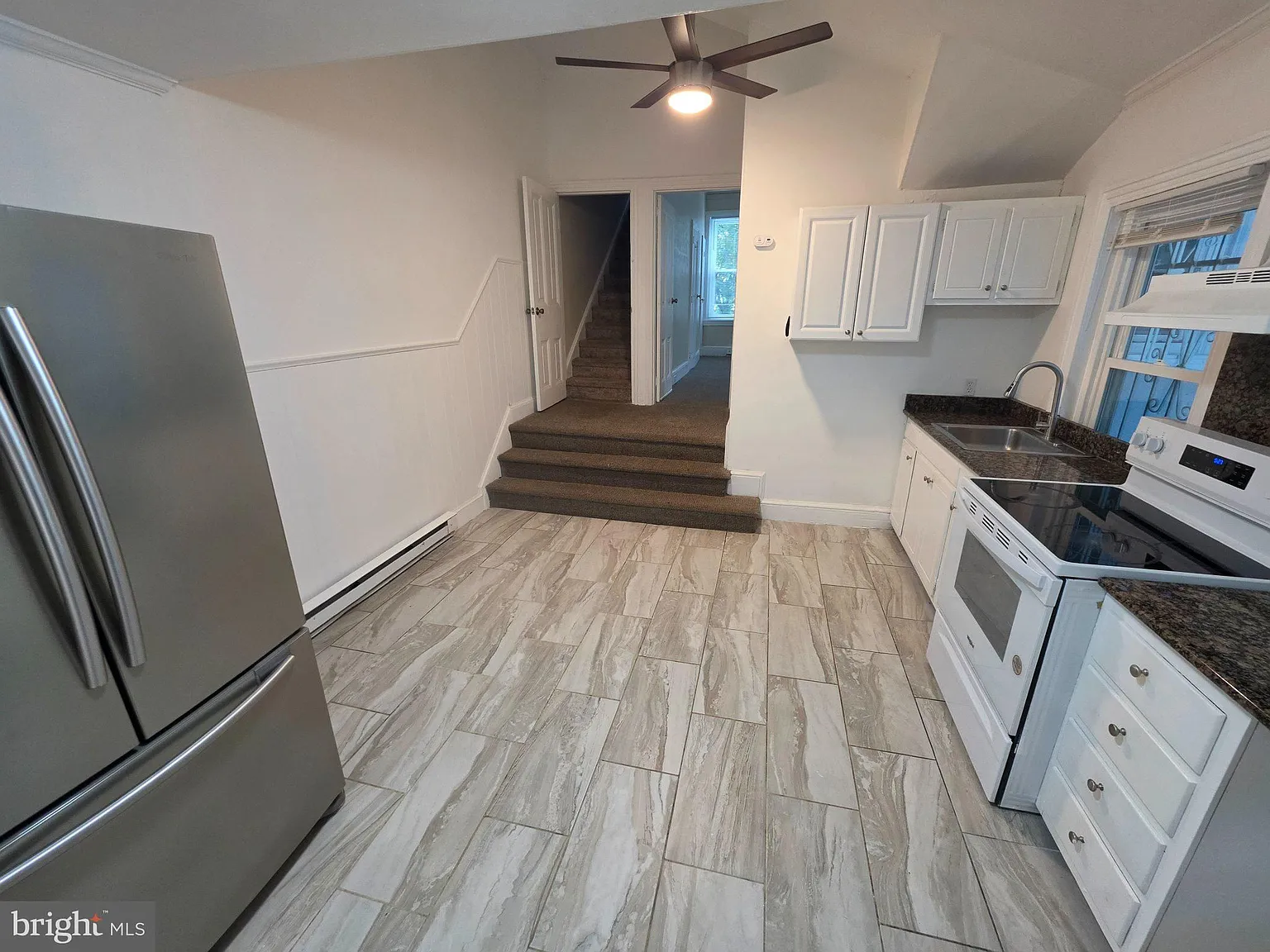 5 bed, 2.0 bath, $2,400 — Photo 2