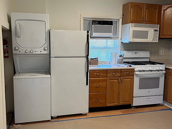 4th image of 185 Montgomery Ave APT 3