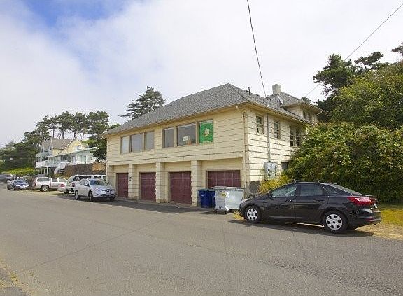 5th image of 4422 SW Beach Ave APT 5