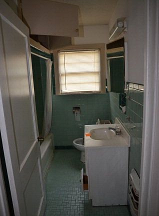 5th image of 1042 Edgewood Dr