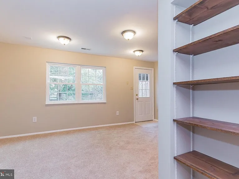 11167 Captains Walk Ct — Photo 4