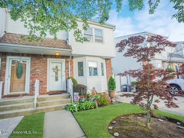 12 Lyle Ct, Staten Island, NY 10306