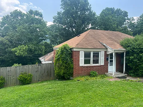 235 Carson Ln Photo 1