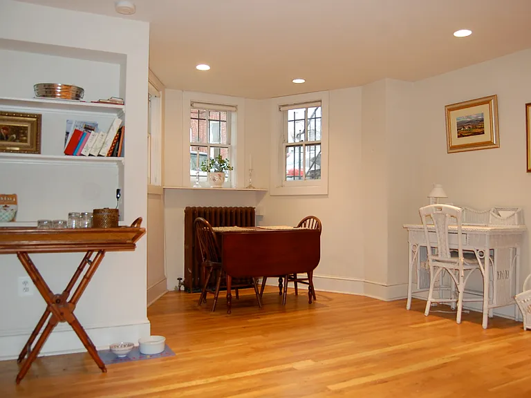 1416 30th St NW #B — Photo 4