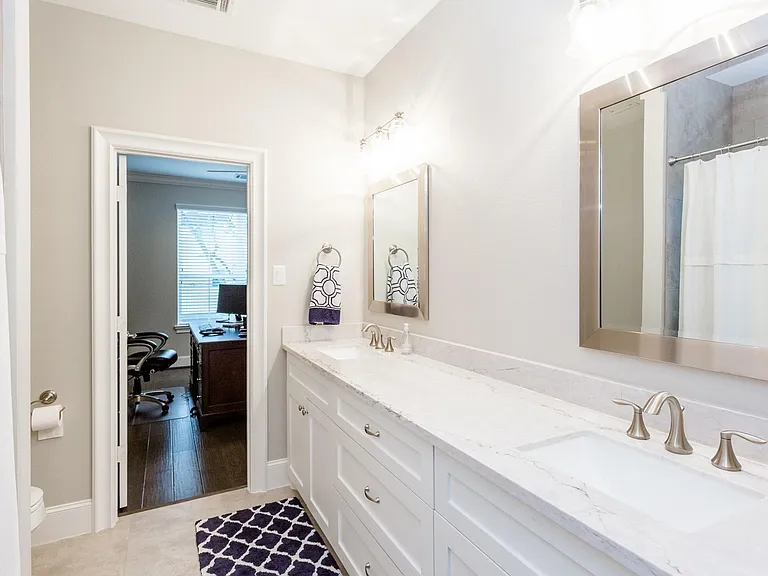 2413 Detering St — Photo 22