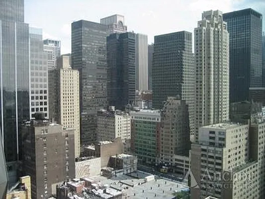 Rented by Anchor Associates | media 12